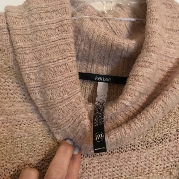 **PRICE DROP** Kenzie super trendy Fringe sweater - Picture 5 of 5